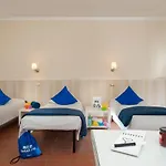 Budget Rooms Des Artistes