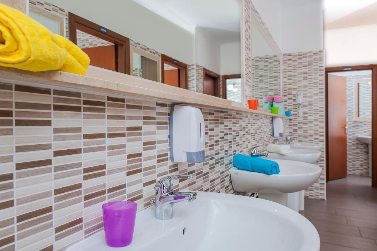 Hostel Budget Des Artistes Rom